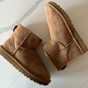 UGG Women's Classic Mini II Winter Boot ✨